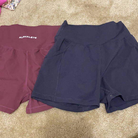 Alphalete small spandex shorts with pockets. - Picture 3 of 3